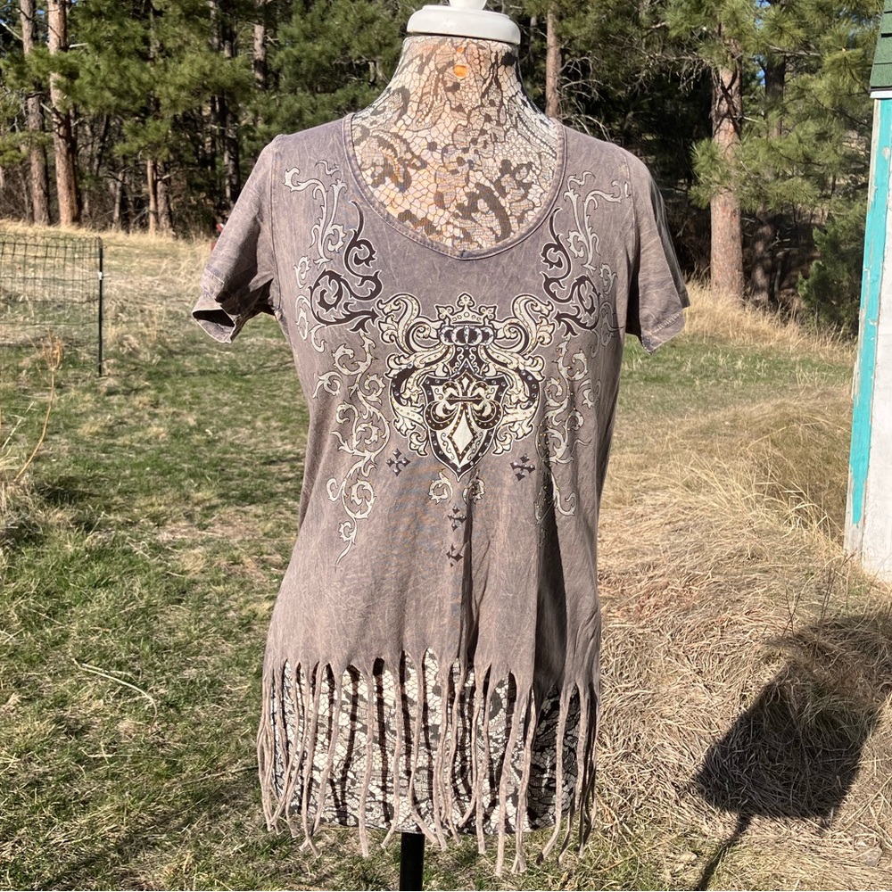 Stylish Fringe Hem Top. Size L